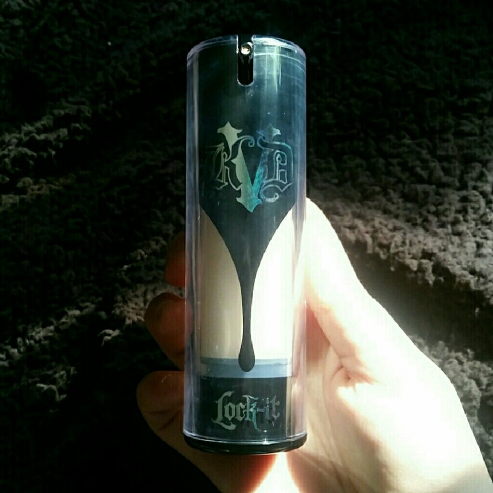 (ON HOLD) Kat Von D ~ lock it foundation